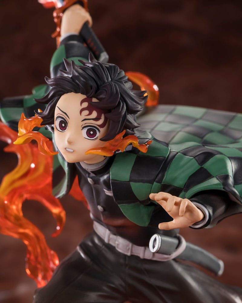 Figurine Tanjiro Kamado Demon Slayer Figuarts ZERO avec effets de flammes et pose d’attaque dynamique