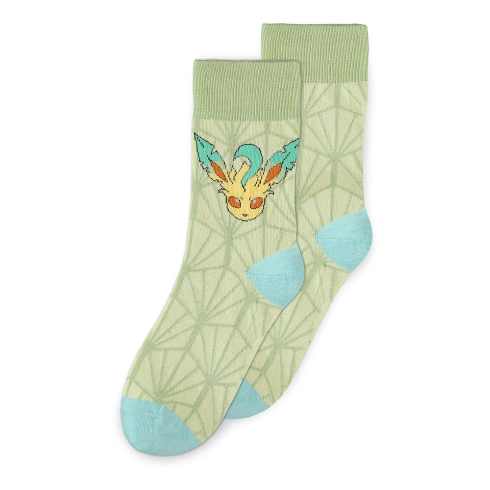 Lot de trois chaussettes Pokémon : rose avec Nymphali, vert avec Phyllali et bleu avec Givrali, dans un design coloré et kawaii.