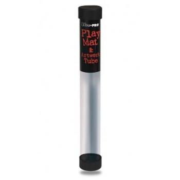 Tube Ultra Pro transparent avec embouts noirs pour transporter et protéger un tapis de jeu ou playmat.