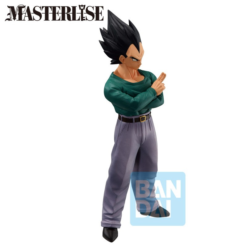 Figurine Dragon Ball Z Masterlise : Vegeta en tenue civile, bras croisés, version Bandai officielle.