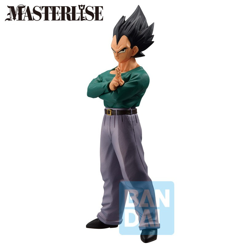 Figurine Dragon Ball Z Masterlise : Vegeta en tenue civile, bras croisés, version Bandai officielle.