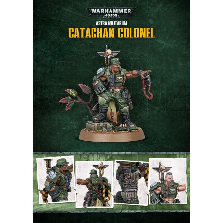 Figurine Warhammer 40K Catachan Colonel édition limitée, posant avec un couteau et une machette dans une jungle stylisée