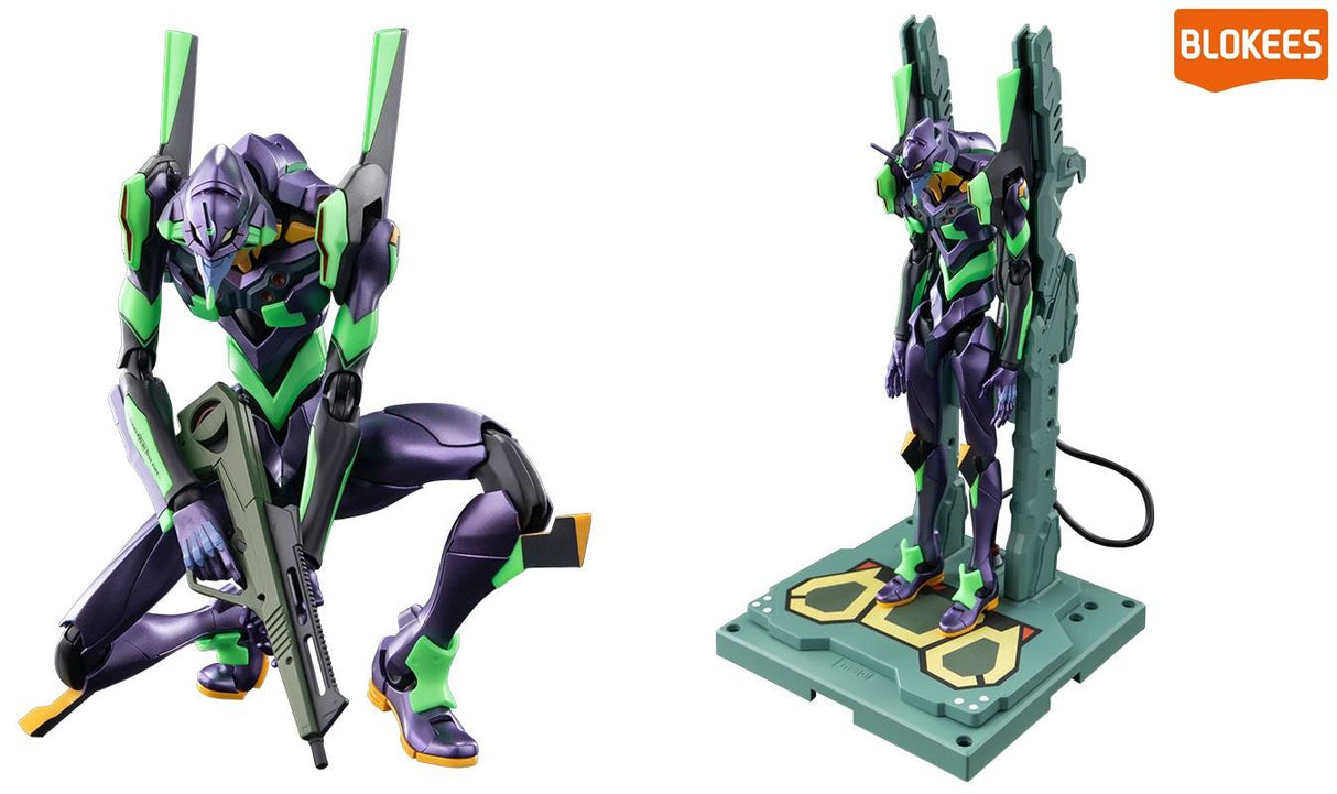 Figurine Blokees Evangelion EVA Unit 01 Legacy Edition en position de combat avec socle de présentation