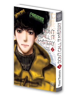 Couverture du manga Don’t Call It Mystery Tome 1, montrant Totonô Kunô en gros plan avec son manteau jaune moutarde et sa coupe afro, sur un fond clair orné de symboles, avec les mots « Détective » et « Criminel ».