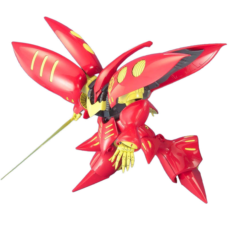Maquette Gunpla MG 1/100 Qubeley Red rouge et dorée avec larges binders et arme longue, sur fond blanc.