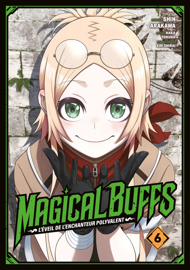 manga Magical Buffs – L’éveil de l’enchanteur polyvalent tome 6, montrant un personnage blond aux yeux verts, portant des lunettes rondes sur la tête et un manteau beige, avec un sourire doux.