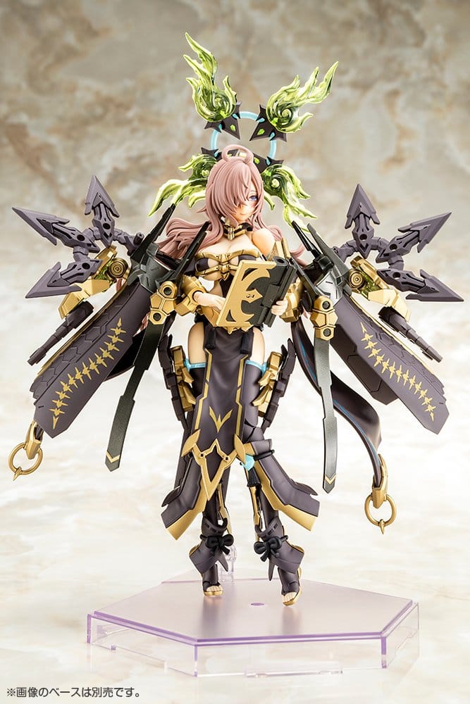 Plastic Model Kit Megami Device AUV Tsukuyomi Fabulous 1/1 de 22 cm, figurine mecha girl avec armure noire et dorée, grande faux et accessoires mécaniques.