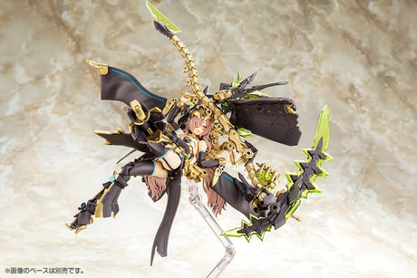Plastic Model Kit Megami Device AUV Tsukuyomi Fabulous 1/1 de 22 cm, figurine mecha girl avec armure noire et dorée, grande faux et accessoires mécaniques.