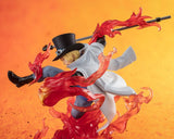 Figurine Sabo Fire Fist One Piece en pose de combat avec effets de flammes dynamiques autour de son corps