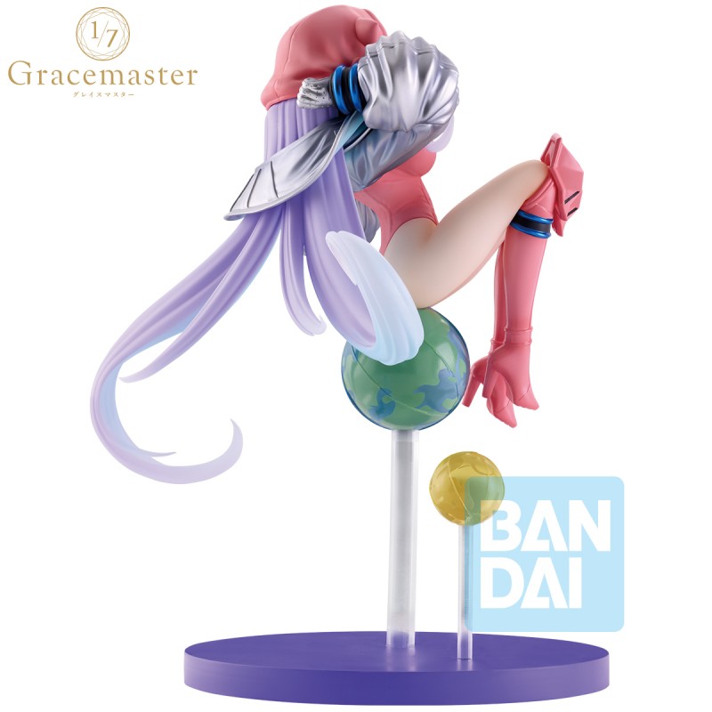 Figurine Fate/Grand Order Ichibansho Moon Cancer/BB Cosmos Celebrity Summer Experience par Bandai, représentant BB en tenue rose futuriste avec capuche, manches métalliques et décor spatial sur socle violet.
