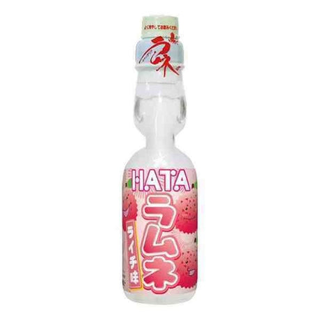 Bouteille de soda japonais Ramune Hata Kosen saveur litchi avec étiquette rose.